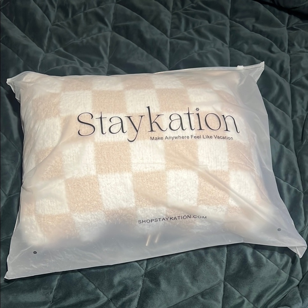 Staykation quillow